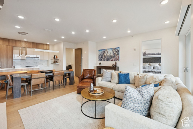 2752 W High Mountain Rd 207