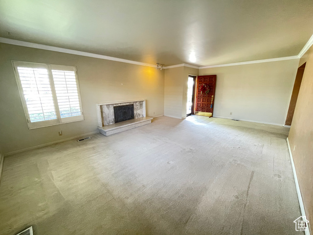 Photo 7 for MLS #2117093 at 949 N Oakley St