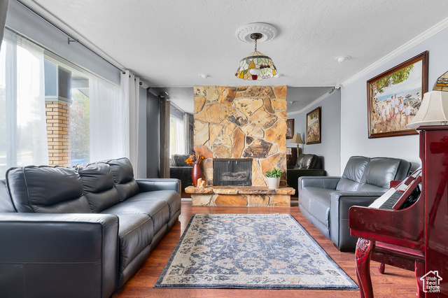 Photo 6 for MLS #2117104 at 5574 S Easton St