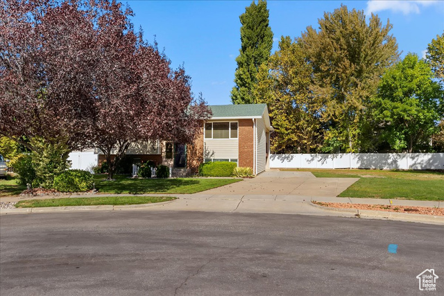Photo 2 for MLS #2117153 at 984 N 1100 West