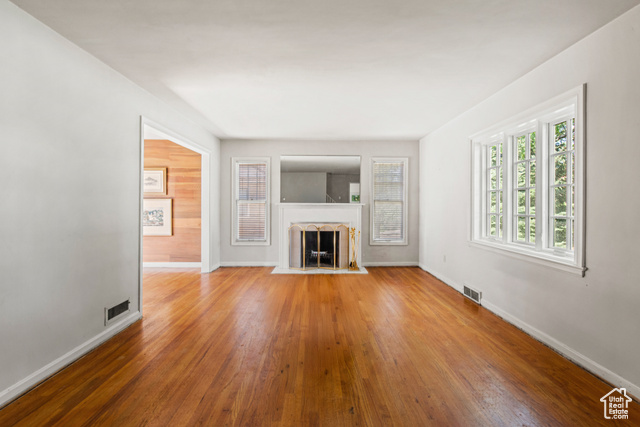 Photo 4 for MLS #2117169 at 532 E 12th Ave