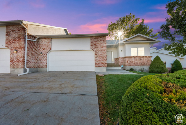 Photo 4 for MLS #2117175 at 524 S Oak Ln #3