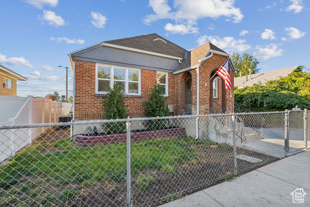 Photo 5 for MLS #2117187 at 168 E Helm Ave
