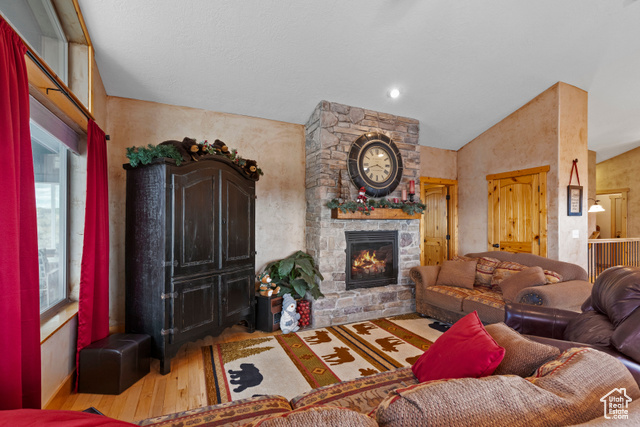Photo 9 for MLS #2117197 at 278 W Caddy Cir