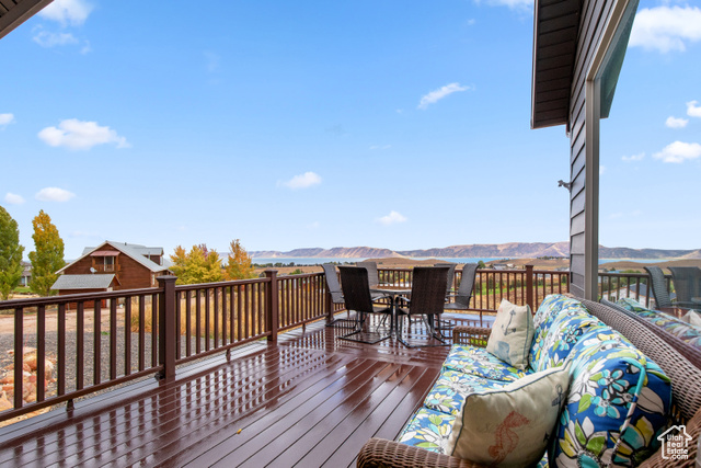 Photo 23 for MLS #2117197 at 278 W Caddy Cir