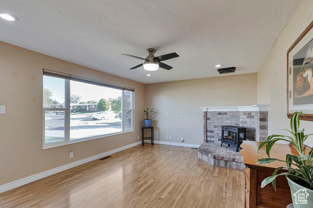 Photo 7 for MLS #2117210 at 389 W 2575 North