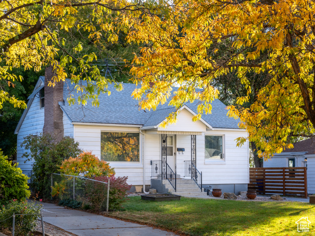 View photos for 1425 E 22nd St MLS #2117235 - 1425 E 22nd St