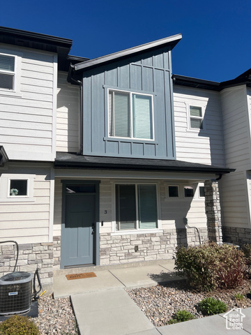 272 E 1725 N #3, North Logan UT 84341