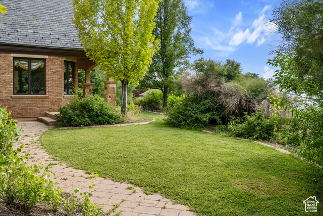Photo 9 for MLS #2117239 at 4601 N Foothill Dr