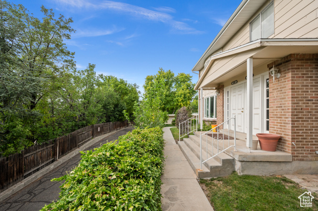 Photo 3 for MLS #2117254 at 3006 Casto Ln