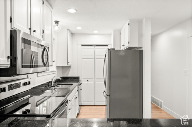 Photo 14 for MLS #2117254 at 3006 Casto Ln