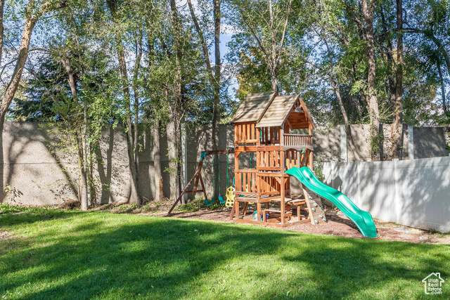 Photo 35 for MLS #2117261 at 1779 E Mombo Dr