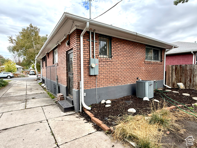 Photo 14 for MLS #2117281 at 560 E Elm Ave