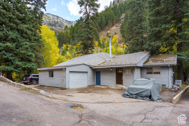 Photo 5 for MLS #2117287 at 342 Ogden Cyn
