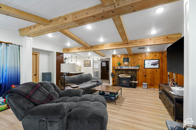 Photo 11 for MLS #2117287 at 342 Ogden Cyn