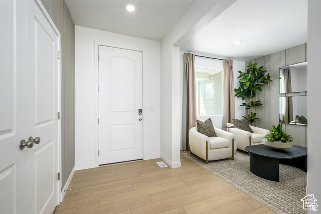Photo 3 for MLS #2117300 at 2029 E Hummingbird Dr #4023