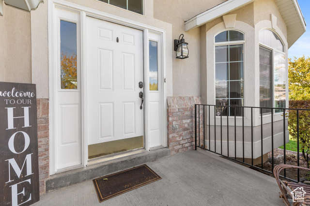 Photo 6 for MLS #2117309 at 374 S Davenport Dr
