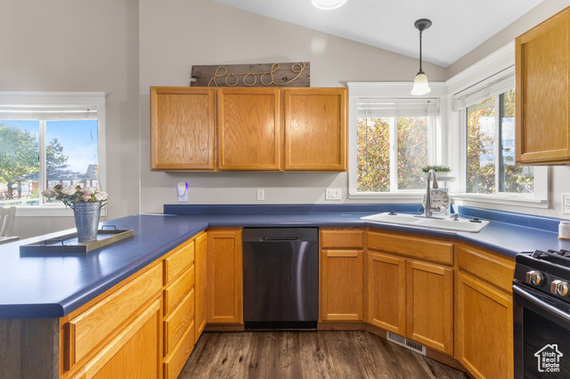 Photo 12 for MLS #2117309 at 374 S Davenport Dr