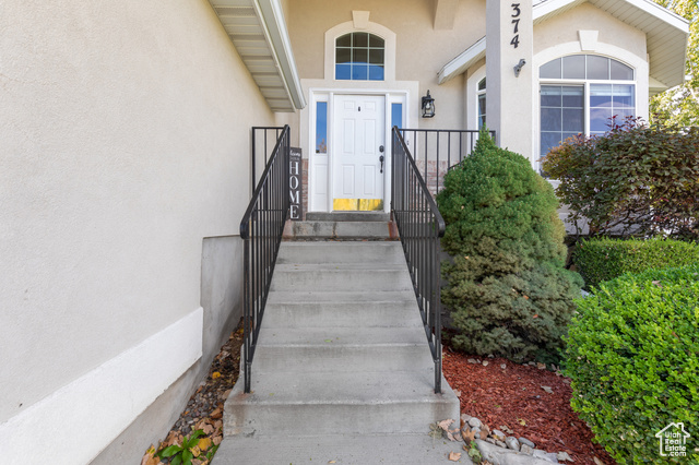Photo 5 for MLS #2117309 at 374 S Davenport Dr