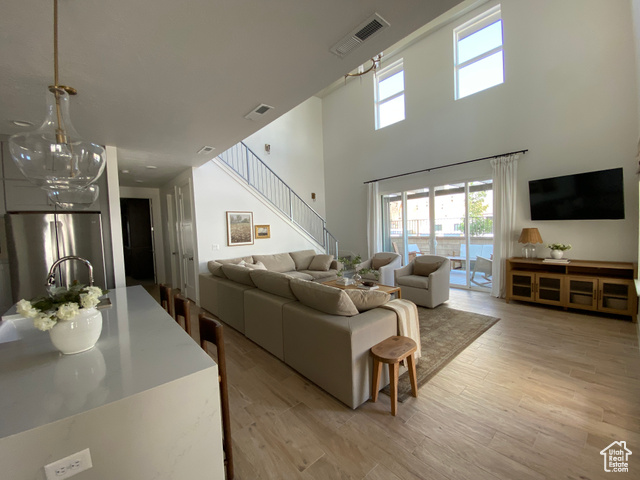 Photo 10 for MLS #2117325 at 779 W Periwinkle Ln