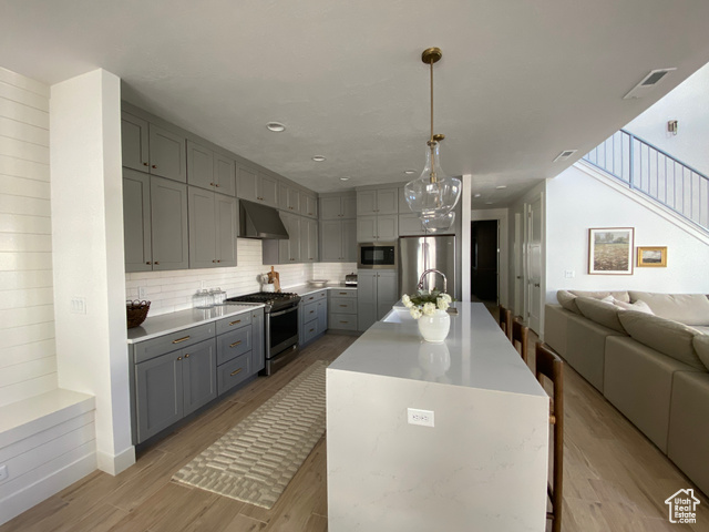 Photo 8 for MLS #2117325 at 779 W Periwinkle Ln
