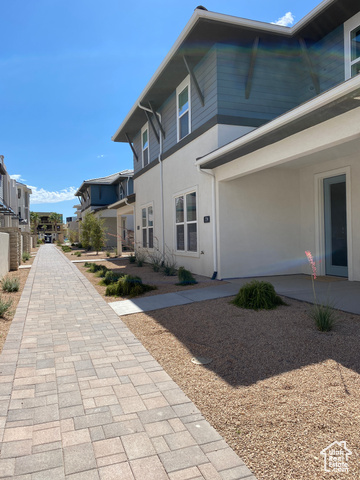 Photo 3 for MLS #2117325 at 779 W Periwinkle Ln