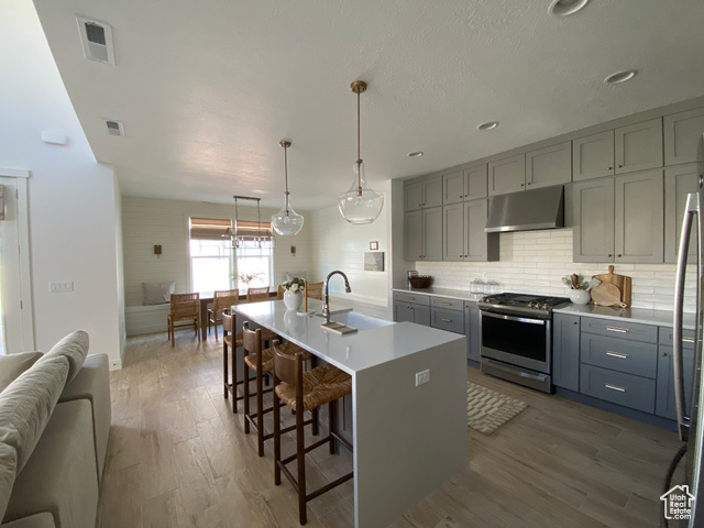 Photo 7 for MLS #2117325 at 779 W Periwinkle Ln