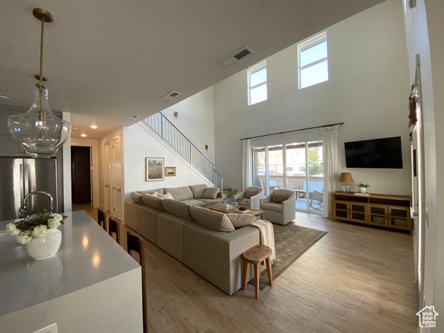 Photo 6 for MLS #2117325 at 779 W Periwinkle Ln