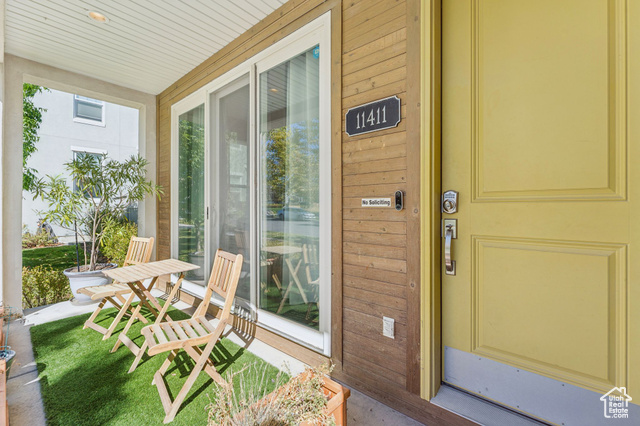 Photo 3 for MLS #2117329 at 11411 S Holly Dr