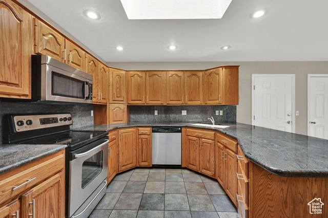 Photo 12 for MLS #2117340 at 964 E 5650 South