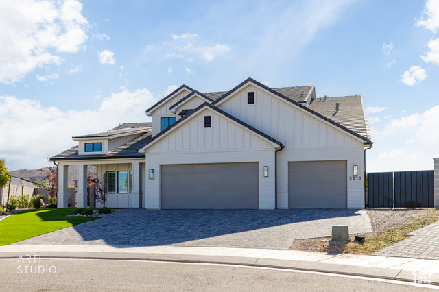 Photo 2 for MLS #2117341 at 3018 E Alderann St