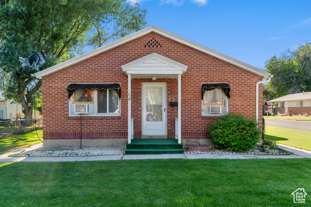 Photo 2 for MLS #2117345 at 161 N Grant Ave