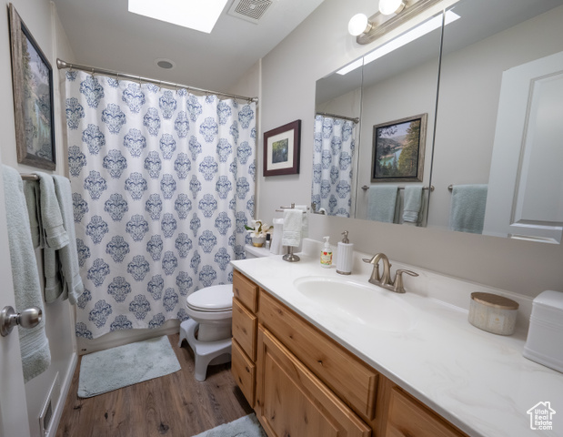 Photo 11 for MLS #2117351 at 622 Brinker Ave