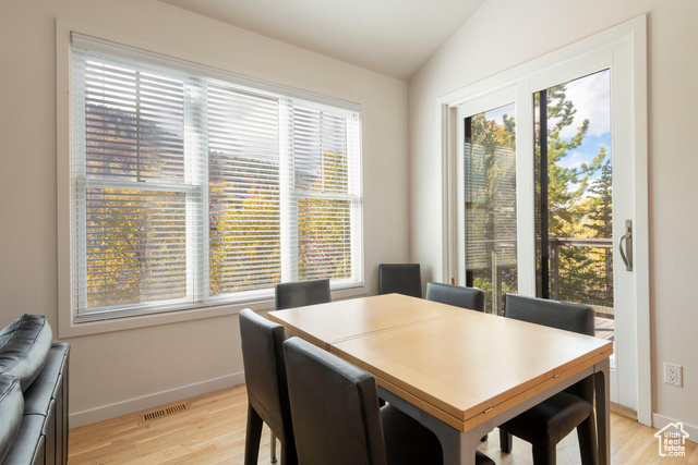 Photo 12 for MLS #2117354 at 156 Sandridge Ave