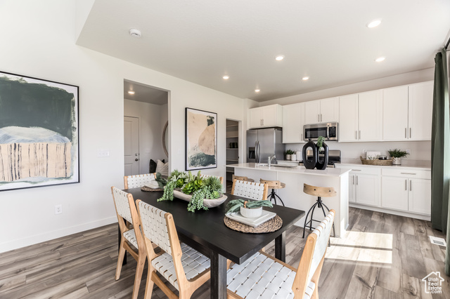 Photo 3 for MLS #2117367 at 2011 E Porcupine Dr #4126