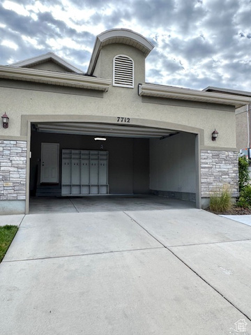 Photo 37 for MLS #2117389 at 7712 N Red Oak Rd