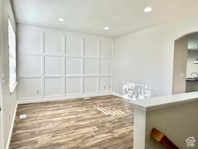 Photo 2 for MLS #2117389 at 7712 N Red Oak Rd