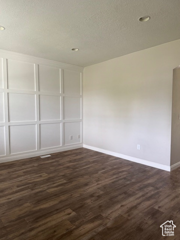 Photo 3 for MLS #2117389 at 7712 N Red Oak Rd
