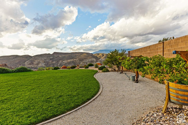 Photo 31 for MLS #2117395 at 2860 W Cliffhanger Dr