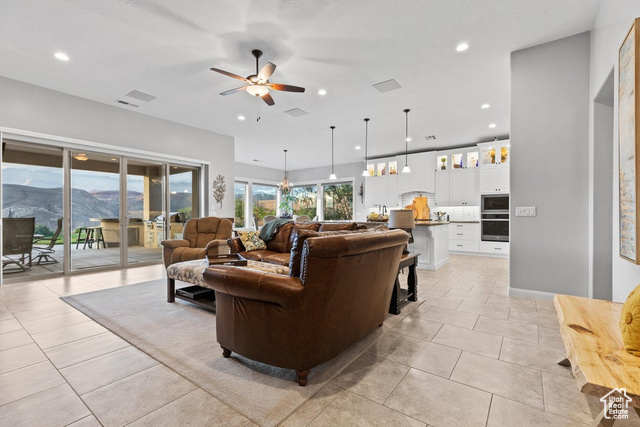 Photo 6 for MLS #2117395 at 2860 W Cliffhanger Dr
