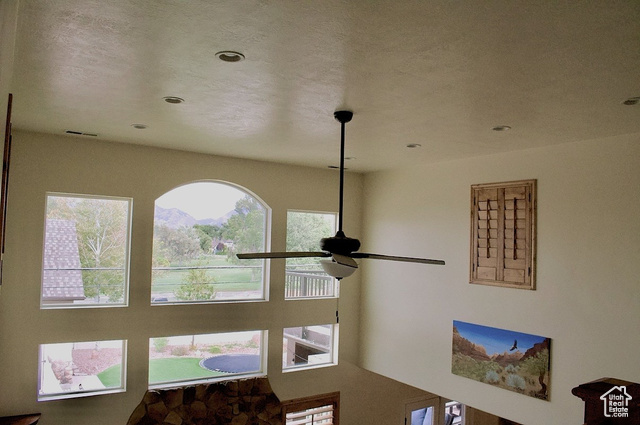 Photo 5 for MLS #2117409 at 469 E Vine St