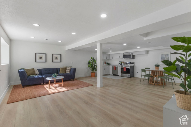 Photo 14 for MLS #2117410 at 863 W Germania Ave