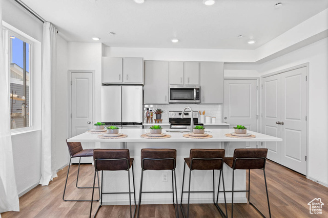 Photo 3 for MLS #2117430 at 104 N Riverside Dr #113