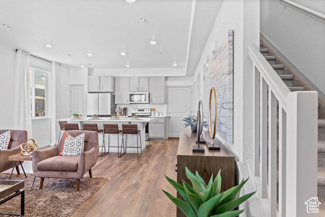 Photo 9 for MLS #2117430 at 104 N Riverside Dr #113