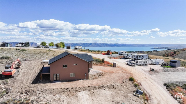 Photo 8 for MLS #2117434 at 1040 N Broad Rd