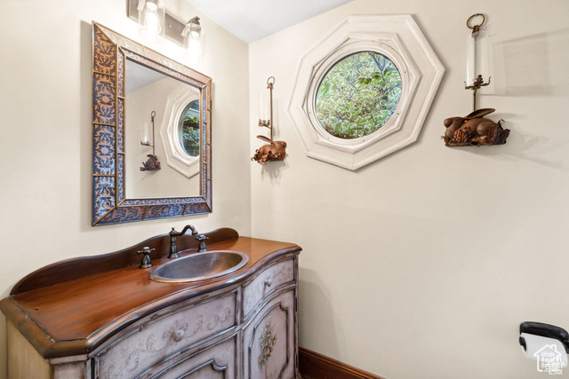 Photo 30 for MLS #2117437 at 2415 E Karren St