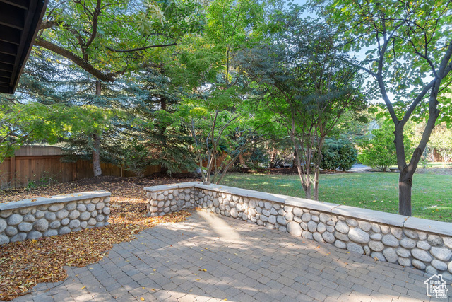 Photo 8 for MLS #2117437 at 2415 E Karren St