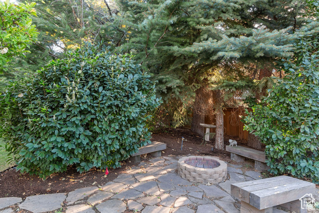 Photo 11 for MLS #2117437 at 2415 E Karren St
