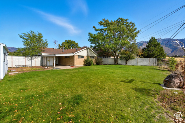 Photo 3 for MLS #2117454 at 1156 E Serpentine Way