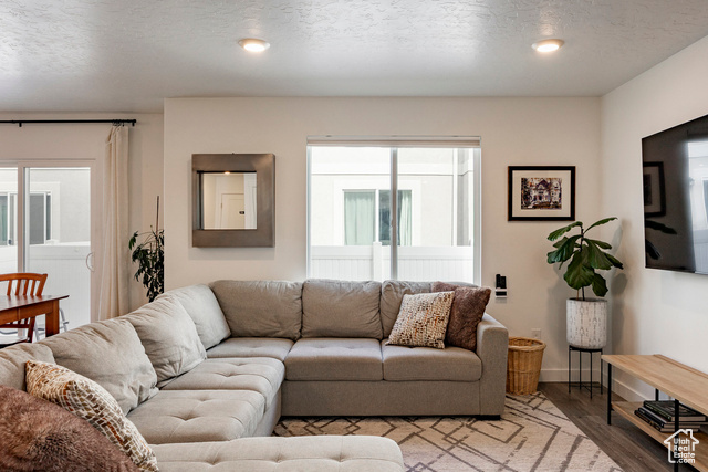 Photo 15 for MLS #2117456 at 1046 E Jack Dr